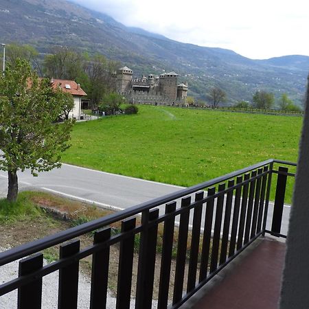 Vue Du Chateau Villa Fenis Exteriör bild