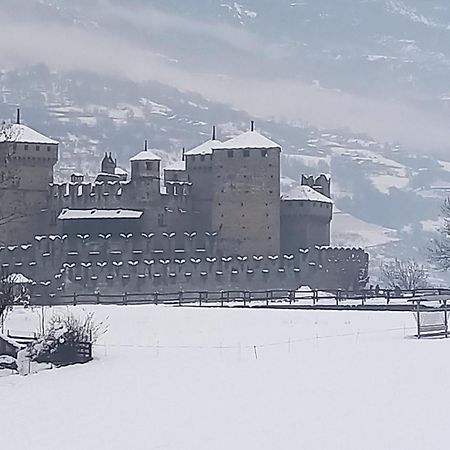 Vue Du Chateau Villa Fenis Exteriör bild