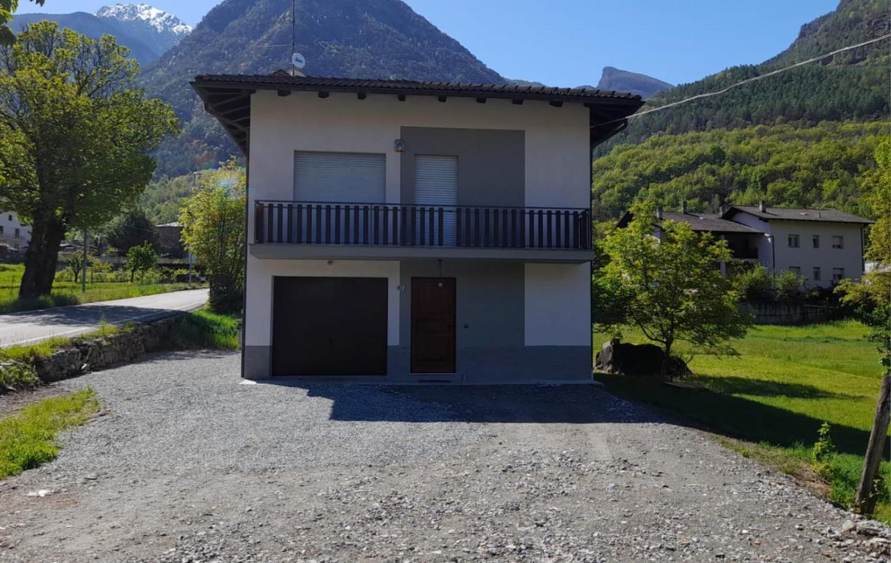 Vue Du Chateau Villa Fenis Exteriör bild